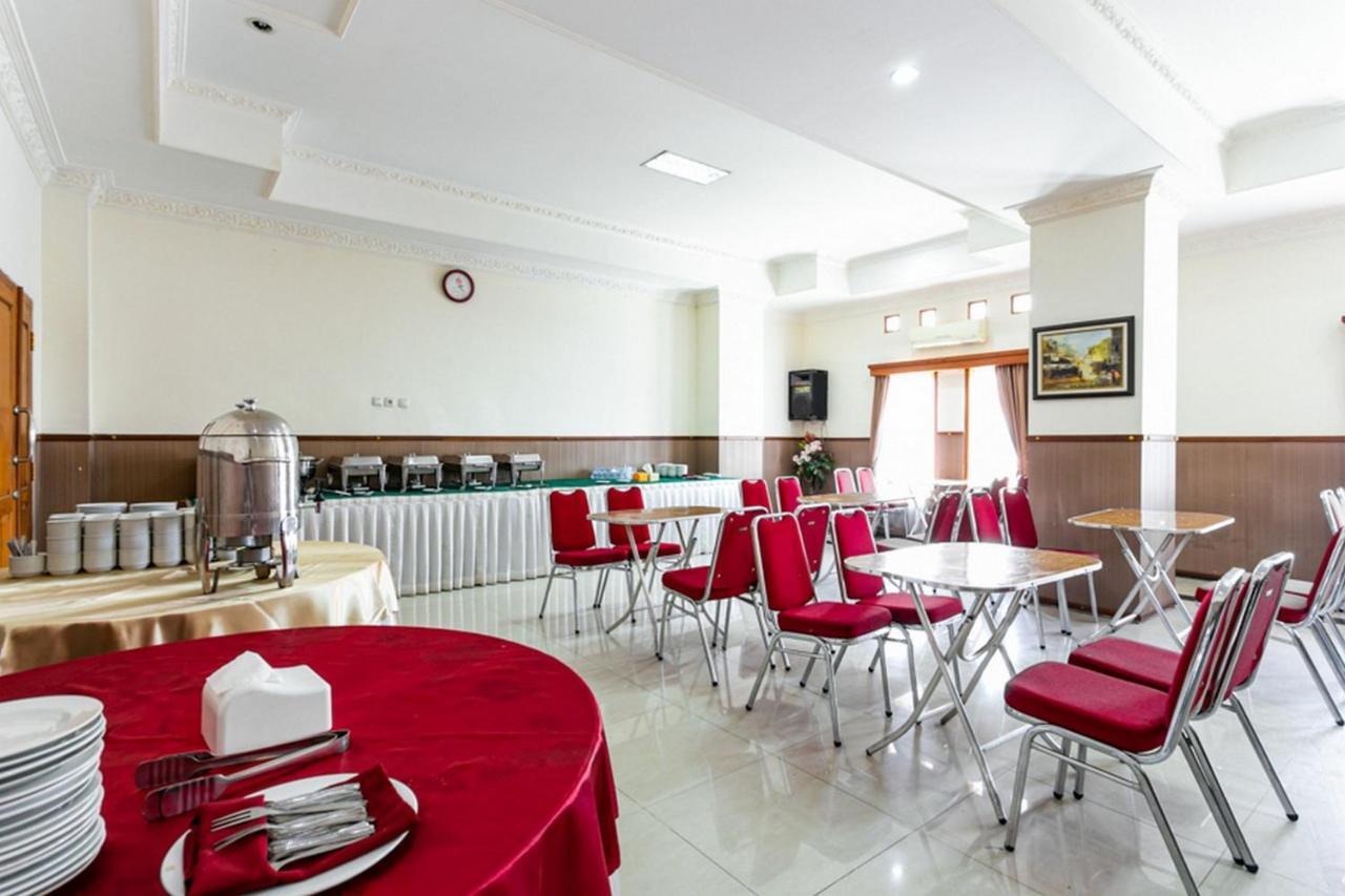 Reddoorz Near Alun Alun Karanganyar 3*