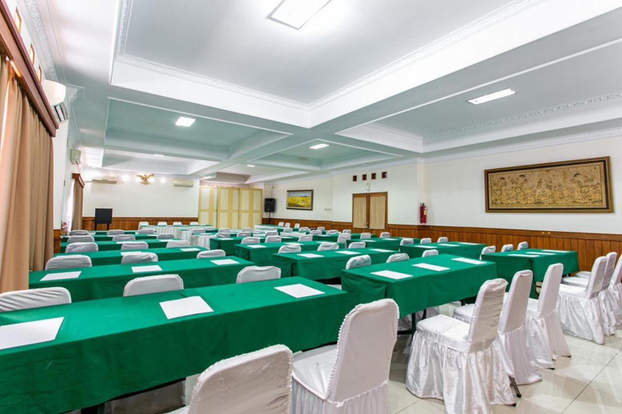 Reddoorz Near Alun Alun Karanganyar 3* Surakarta (Solo)