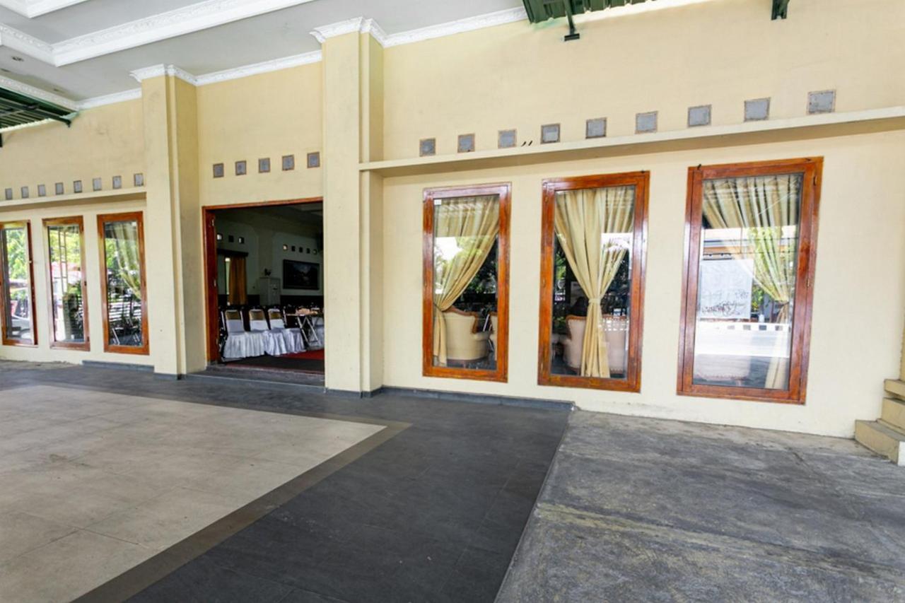 Reddoorz Near Alun Alun Karanganyar 3*
