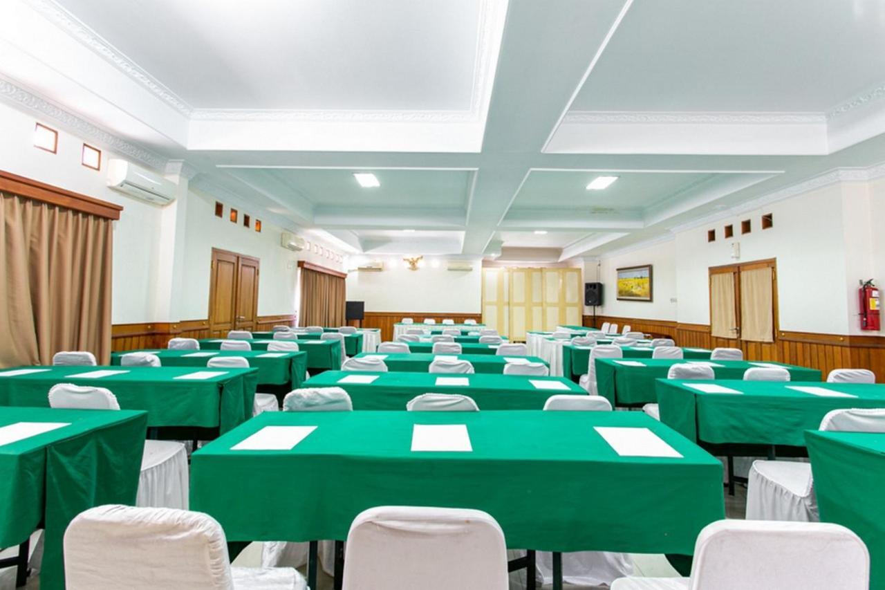 Hotel Reddoorz Near Alun Alun Karanganyar